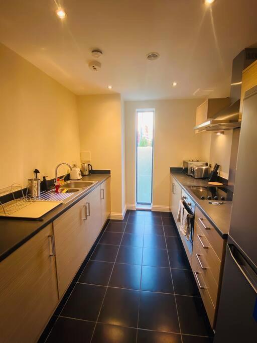 Beautiful And Modern 2 Bedroom Flat In Colindale 에지웨어 외부 사진